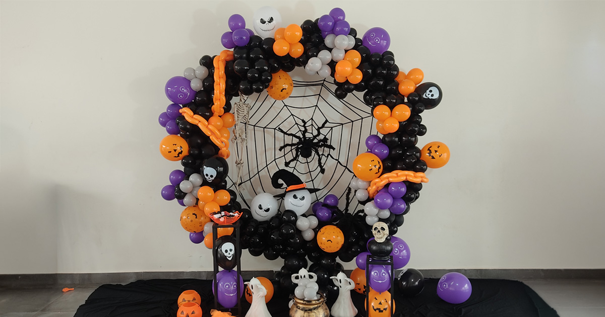 Painel de balões de Halloween